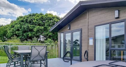 Chestnut Lodge (P/F) VIP