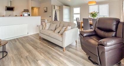 Chestnut Lodge (P/F) VIP