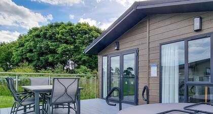 Chestnut Lodge (P/F) VIP