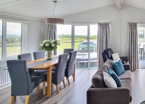 TV - Chestnut Lodge (P/F) VIP (Knitsley)
