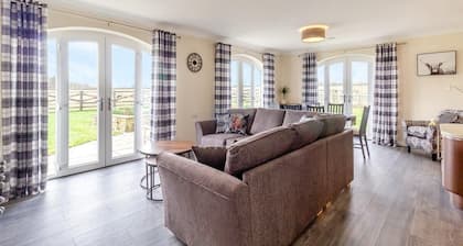 3 bedroom accommodation in Knitsley