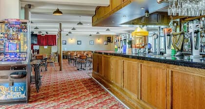 12ft-wide very comfortable and spacious caravan with one double and one twin.