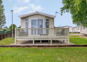 Terrace/patio - 12ft-wide luxury caravan with one double and one twin. (Roman Bank, Skegness)