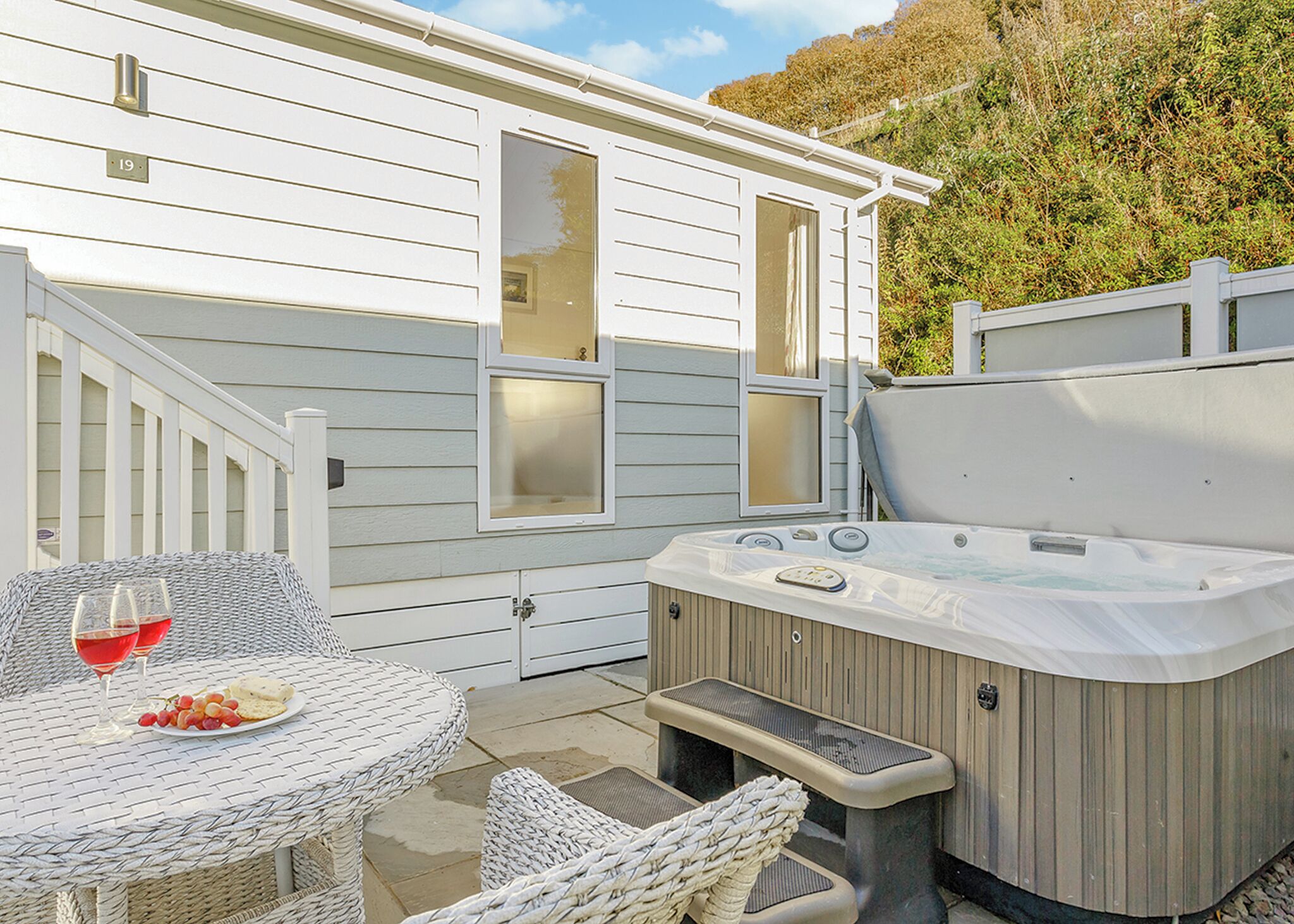 Outdoor spa tub