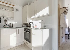 Fridge, oven, stovetop, toaster