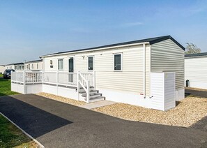 Exterior - Modern and contemporary 12ft-wide caravan with one double and two twin. (Bleadon, Weston-Super-Mare)