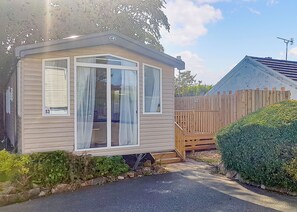 Exterior detail - Sunnyvale Teak 3 Plus (Saundersfoot)