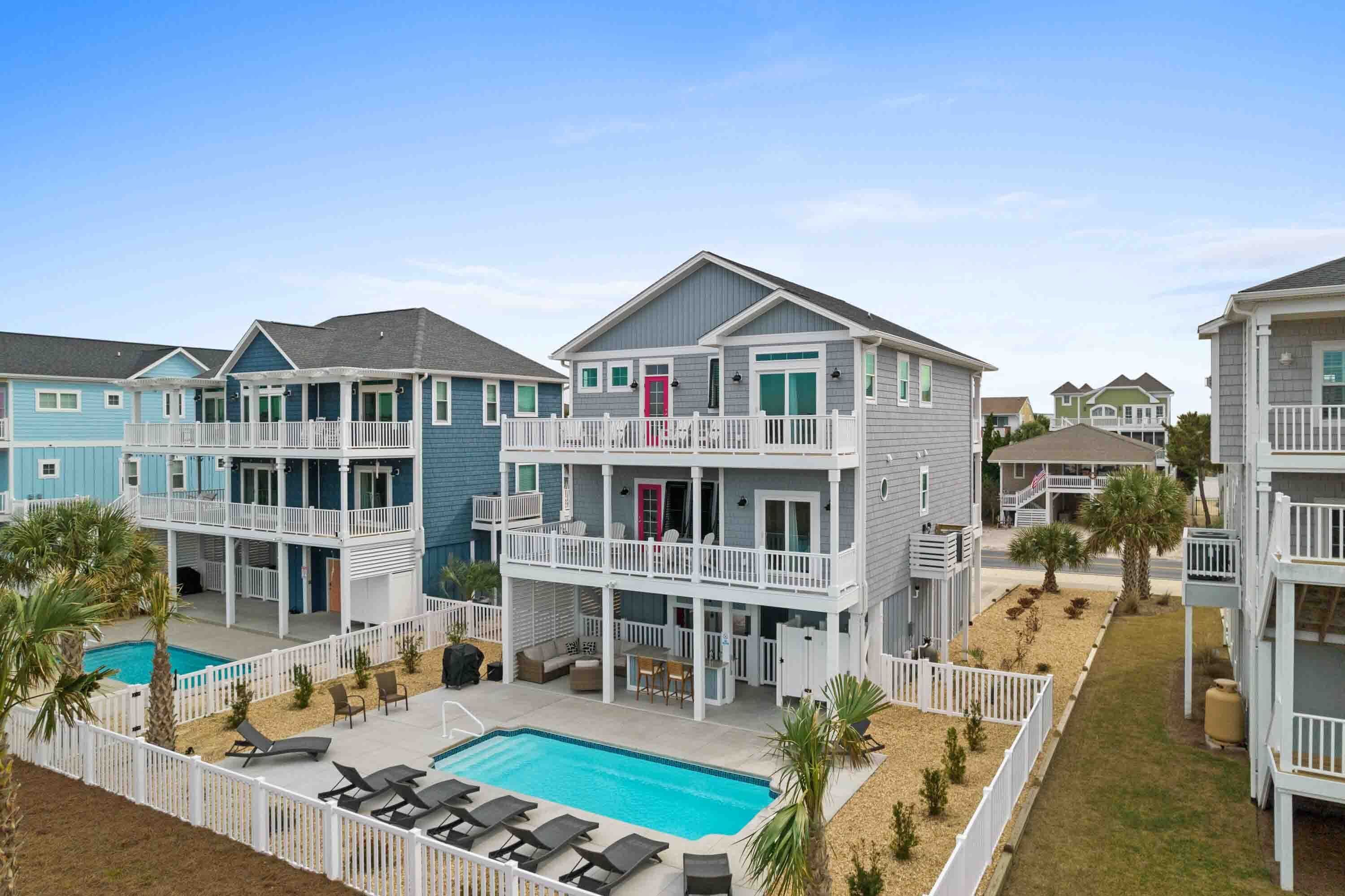 "Brain Waves" Private Pool, Elevator, Tiki Bar, Gorgeous Marsh Views, Beach Access