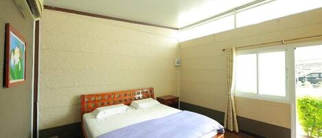 Desk, laptop workspace, free WiFi, bed sheets