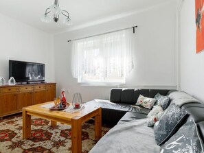 TV - Pioneer by Interhome (Balatonfenyves)