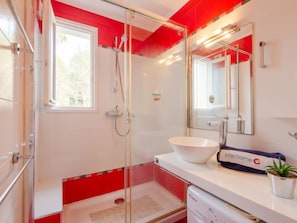 Bathroom - Les Coraux by Interhome (Agay Saint Raphael)