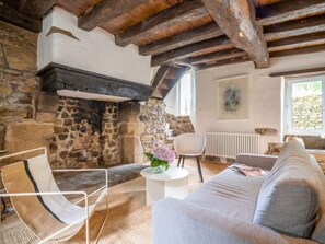 Télévision, cheminée