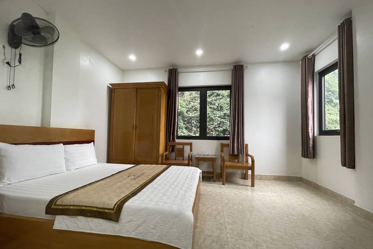 Egyptian cotton sheets, premium bedding, down duvets, memory-foam beds