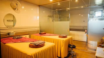Sauna seca, banheira de hidromassagem, sauna a vapor