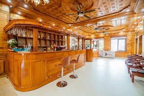 Coffee shop - Nam Hong Hotel (Binh Xuyen)