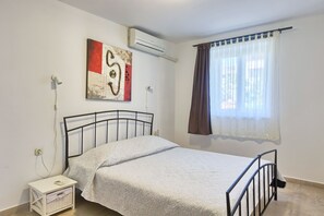 2 chambres, fer et planche à repasser, accès au Wi-Fi (inclus)