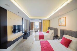 Habitación Premier con 2 camas individuales, para no fumadores | Caja de seguridad en la habitación, escritorio y cortinas blackout 