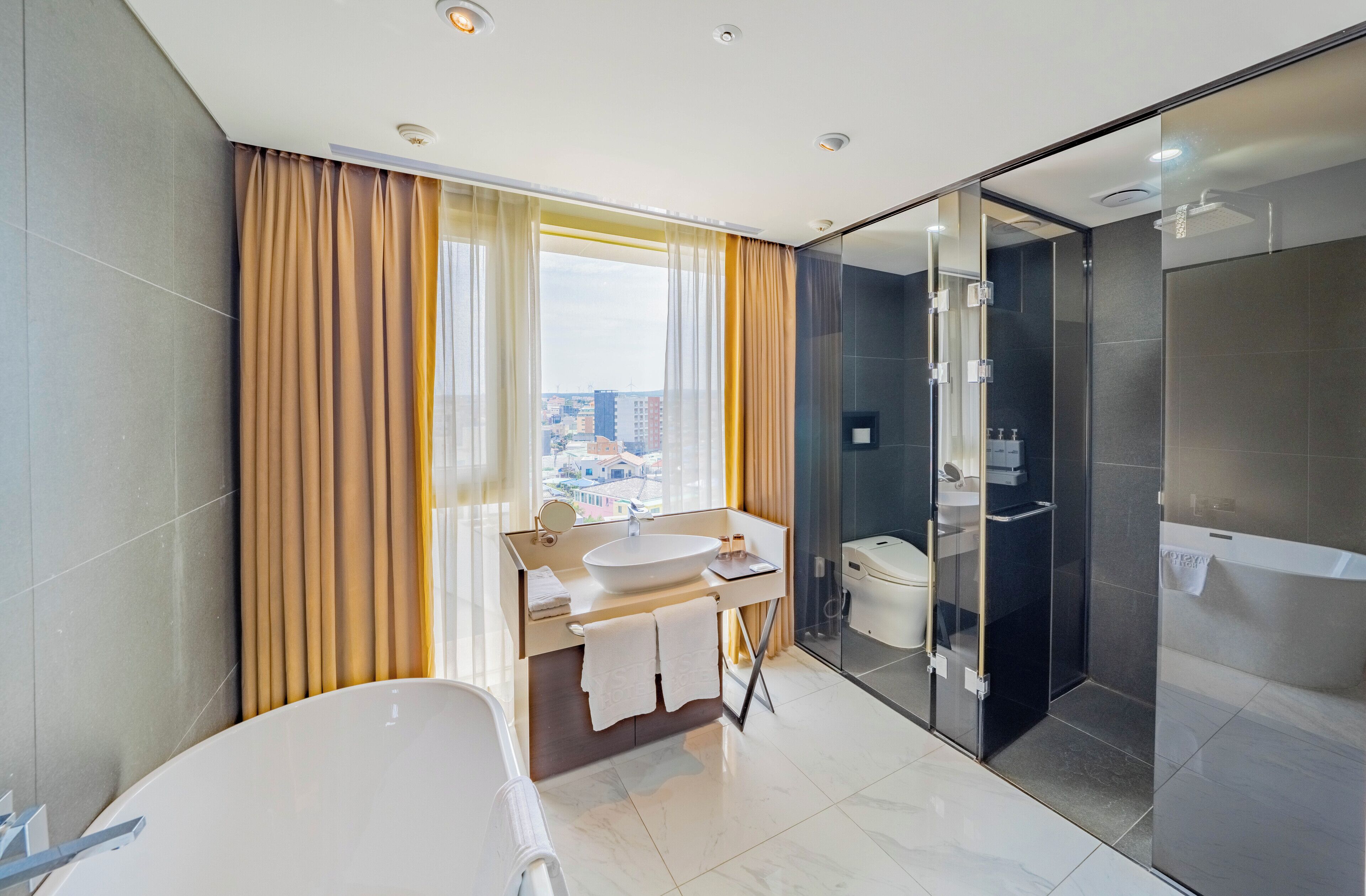 Premier Twin Room, Non Smoking | Bathroom