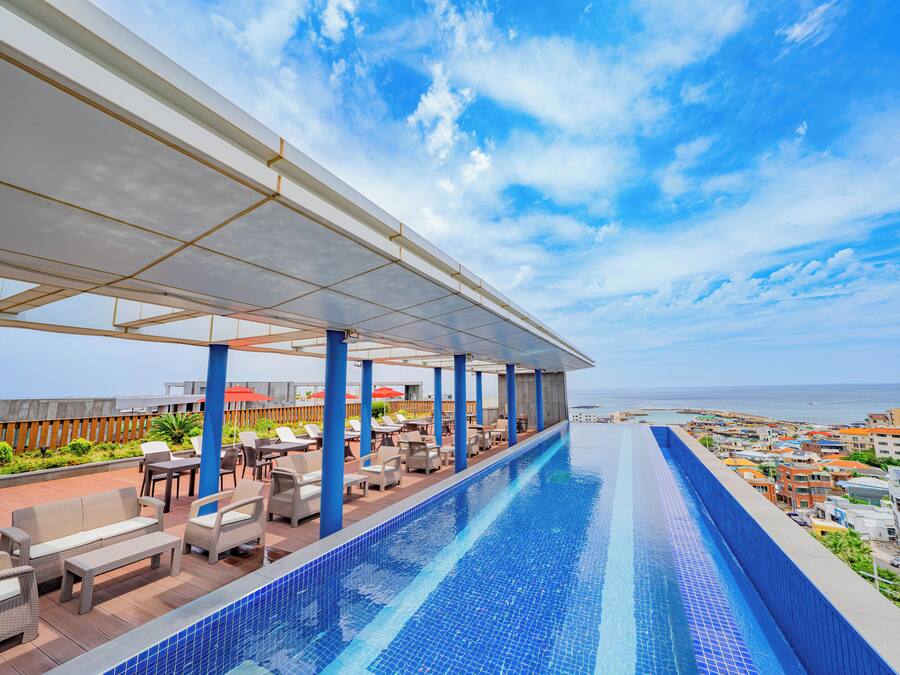 Außenpool (je nach Saison geöffnet)