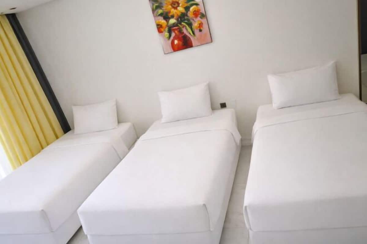 In-room safe, desk, blackout drapes, free WiFi