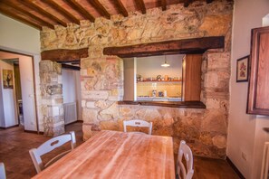 Dining - House with private pool in Umbria, 90 kms northern Rome. 6 bedrooms. (Amelia)