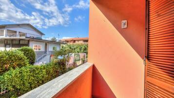 Family Apartment, 2 Bedrooms, 2 Bathrooms (Casa Elisabetta 100m From Stresa) | Balcony