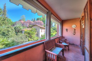 Family Apartment, 2 Bedrooms, 2 Bathrooms (Casa Elisabetta 100m From Stresa) | Balcony view