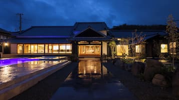 Villa, Non Smoking, Private Pool | 5 bedrooms, free WiFi, bed sheets