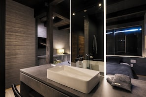 Vila, para não fumantes, piscina particular | 5 quartos, Wi-Fi de cortesia, roupa de cama
