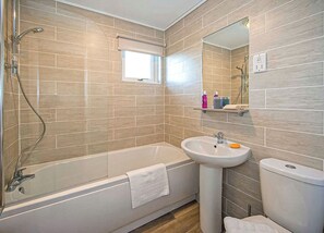 Bathroom - 1 bedroom accommodation in Welburn (Welburn)