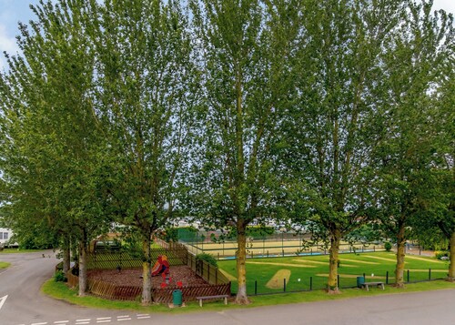 Platinum Elmhirst Apartment