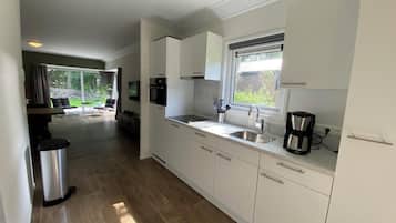 Fridge, microwave, dishwasher, coffee/tea maker