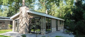 Detached chalet with 3 bedrooms, 1 bathroom and a hottub