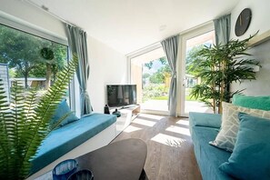 Smart TV - Detached chalet with 2 bedrooms and 1 bathroom (Maarn)