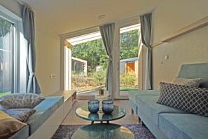 Smart TV - Detached chalet with 2 bedrooms and 1 bathroom (Maarn)