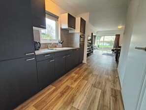 Fridge, microwave, stovetop, dishwasher - Velthorst 6 (Kaatsheuvel)