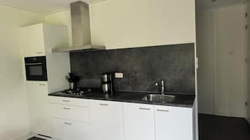 Fridge, dishwasher