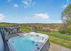 Outdoor dining - 2 bedroom accommodation in Lewes (Lewes)