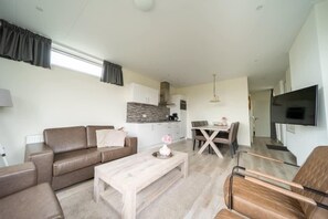 Living area - Chalet with 2 bedrooms and terrace (Nunspeet)