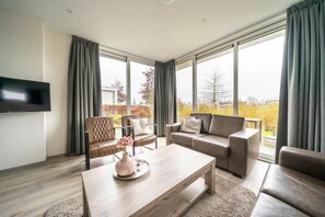 Living area - Chalet with 2 bedrooms and terrace (Nunspeet)