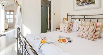 Boutique style beach hut ideal for romantic getaways for all occasions.