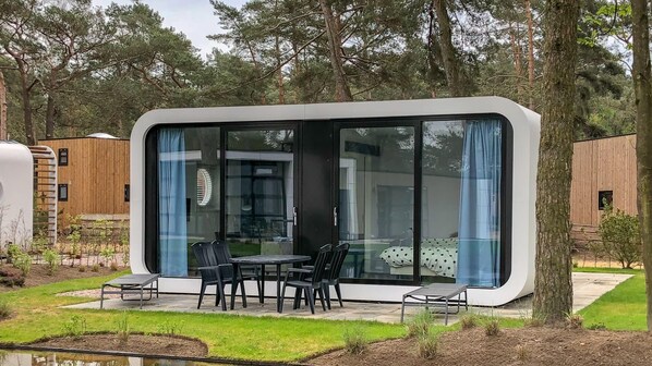 Outdoor dining - Chalet with 2 bedrooms and a terrace (Otterlo)