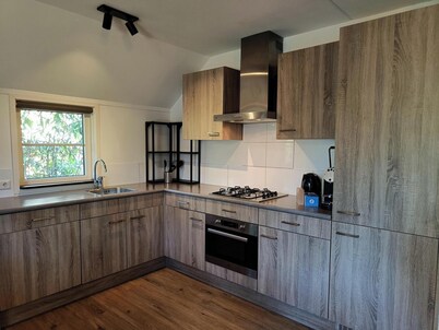 Bungalow with 4 bedrooms and a terrace