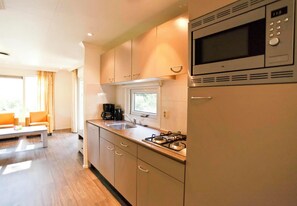 Fridge, microwave, dishwasher