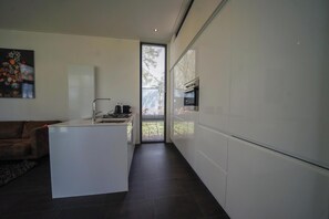 Fridge, microwave, dishwasher