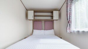 3 bedrooms - 12ft-wide very comfortable and spacious caravan with one double and two twin. (Roman Bank, Skegness)