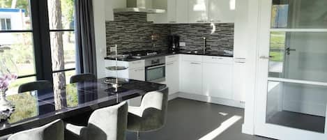 Fridge, microwave, dishwasher, coffee/tea maker