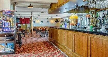 Tennyson Ground Floor Apartment