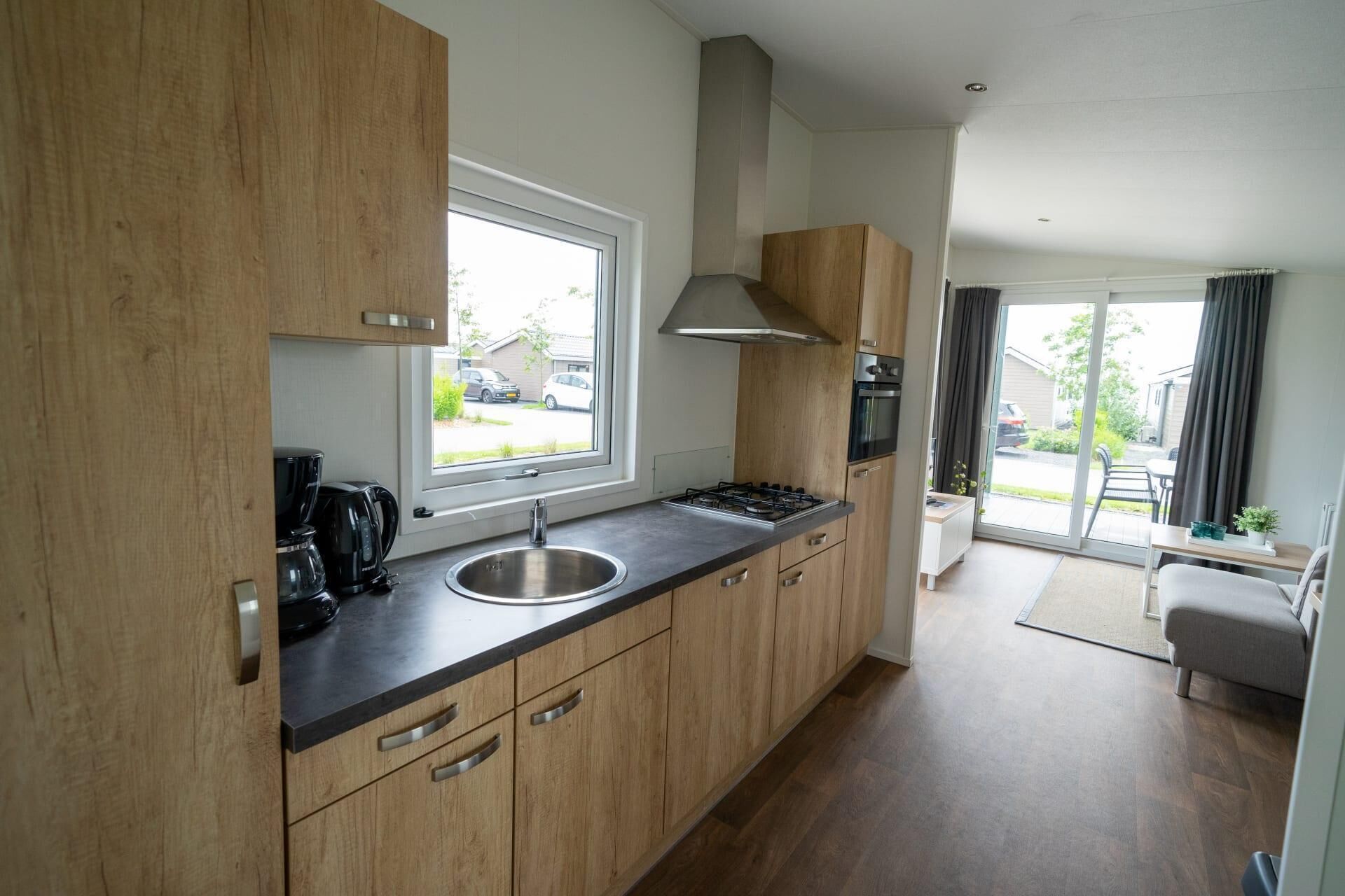 Fridge, microwave, dishwasher, coffee/tea maker