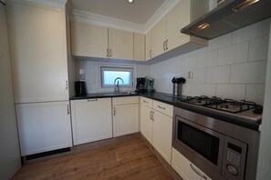 Réfrigérateur, micro-ondes, lave-vaisselle